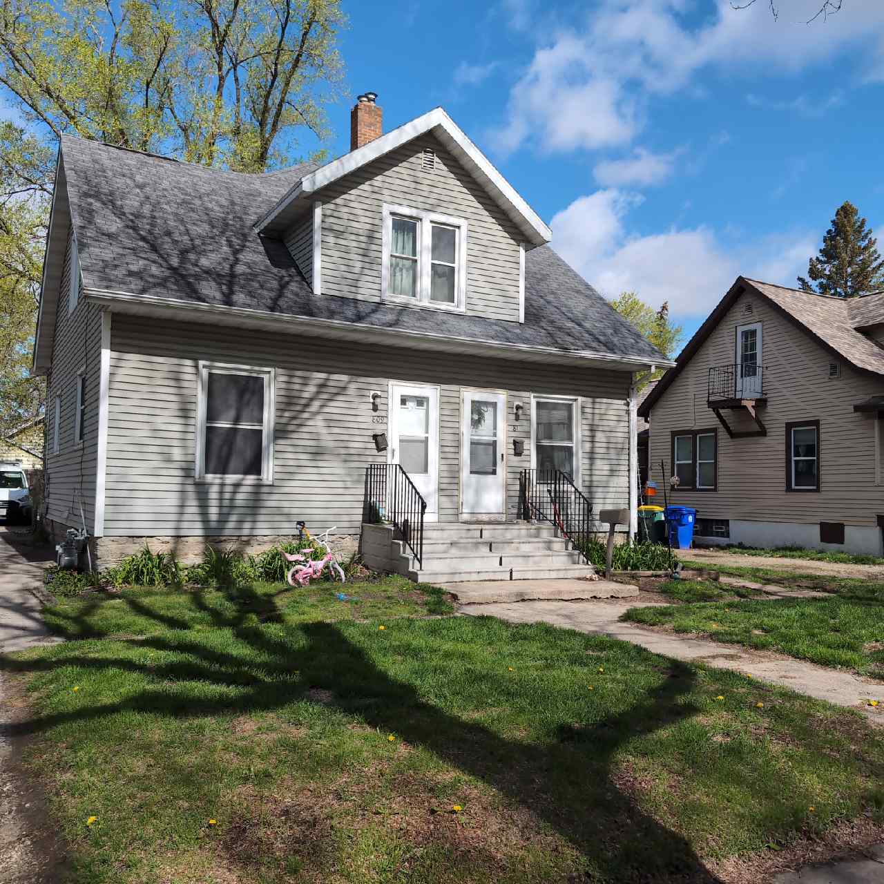 811 Lincoln Street - 811