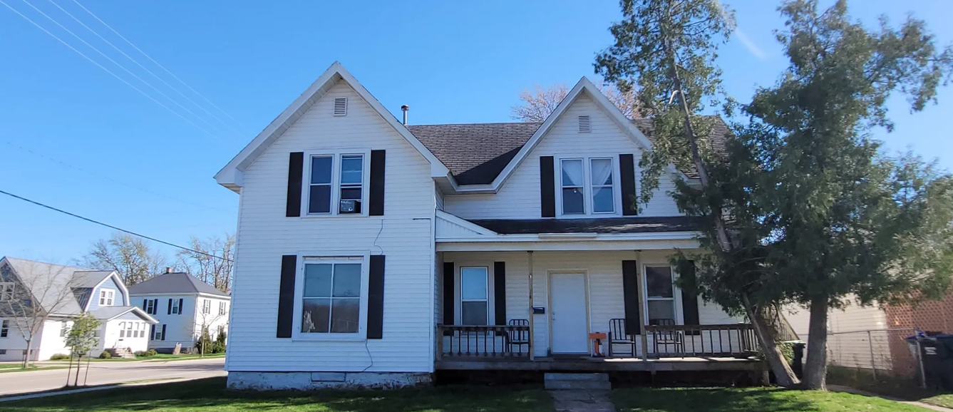 214 East Washington Street - Upper