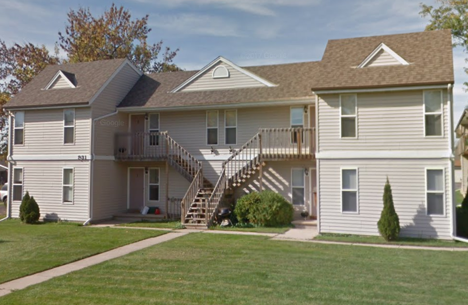 931 Louise Street - 3