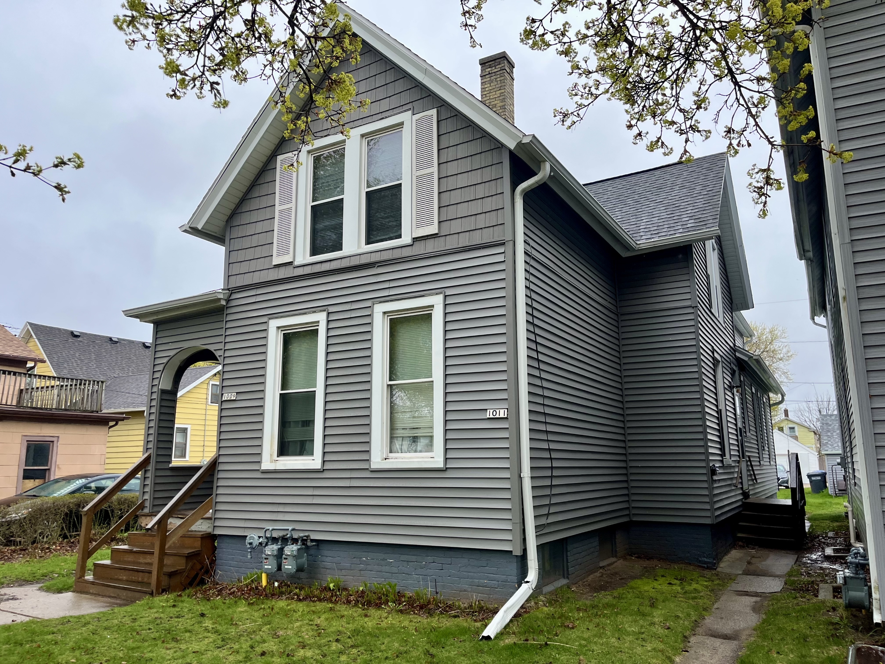 1009/1011 Superior Avenue - 1011