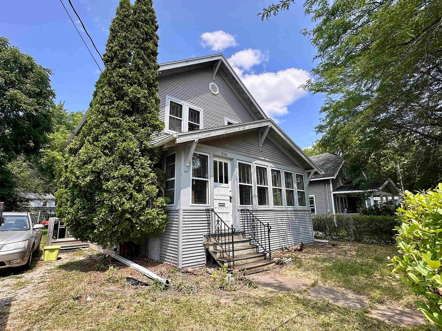 516 East Maple Street