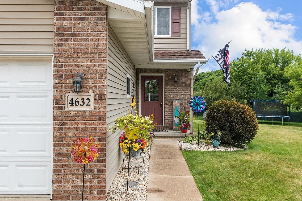 4632/4634 Ridge Court - 4632