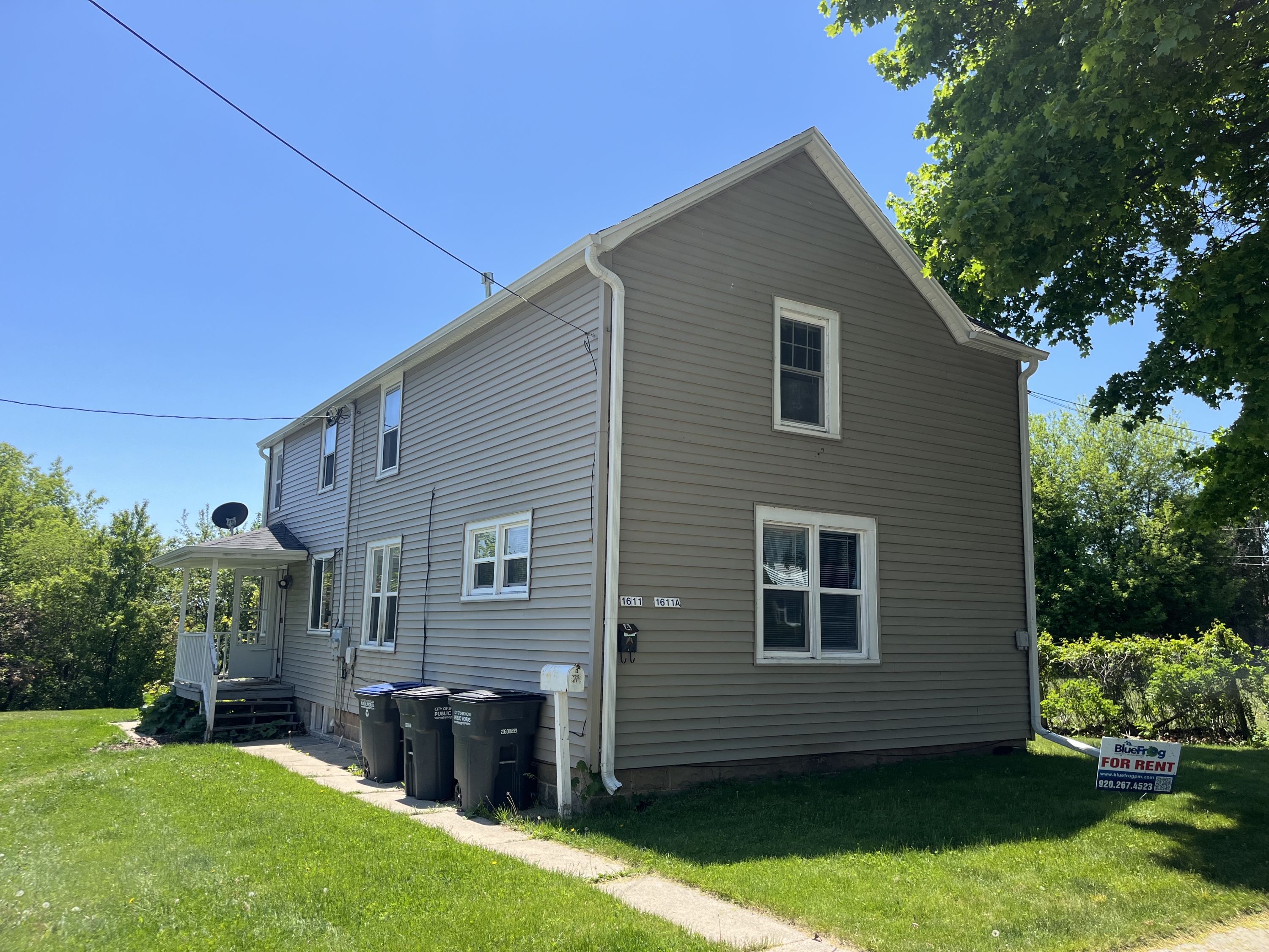 1611 Ontario Avenue - Lower