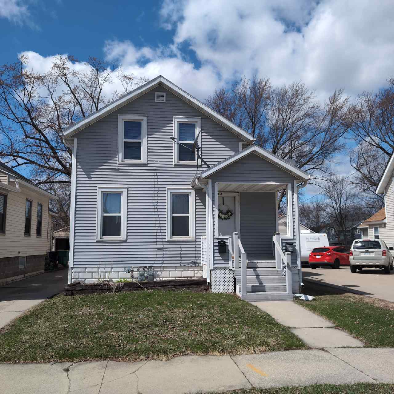 334 South Van Buren Street - Lower