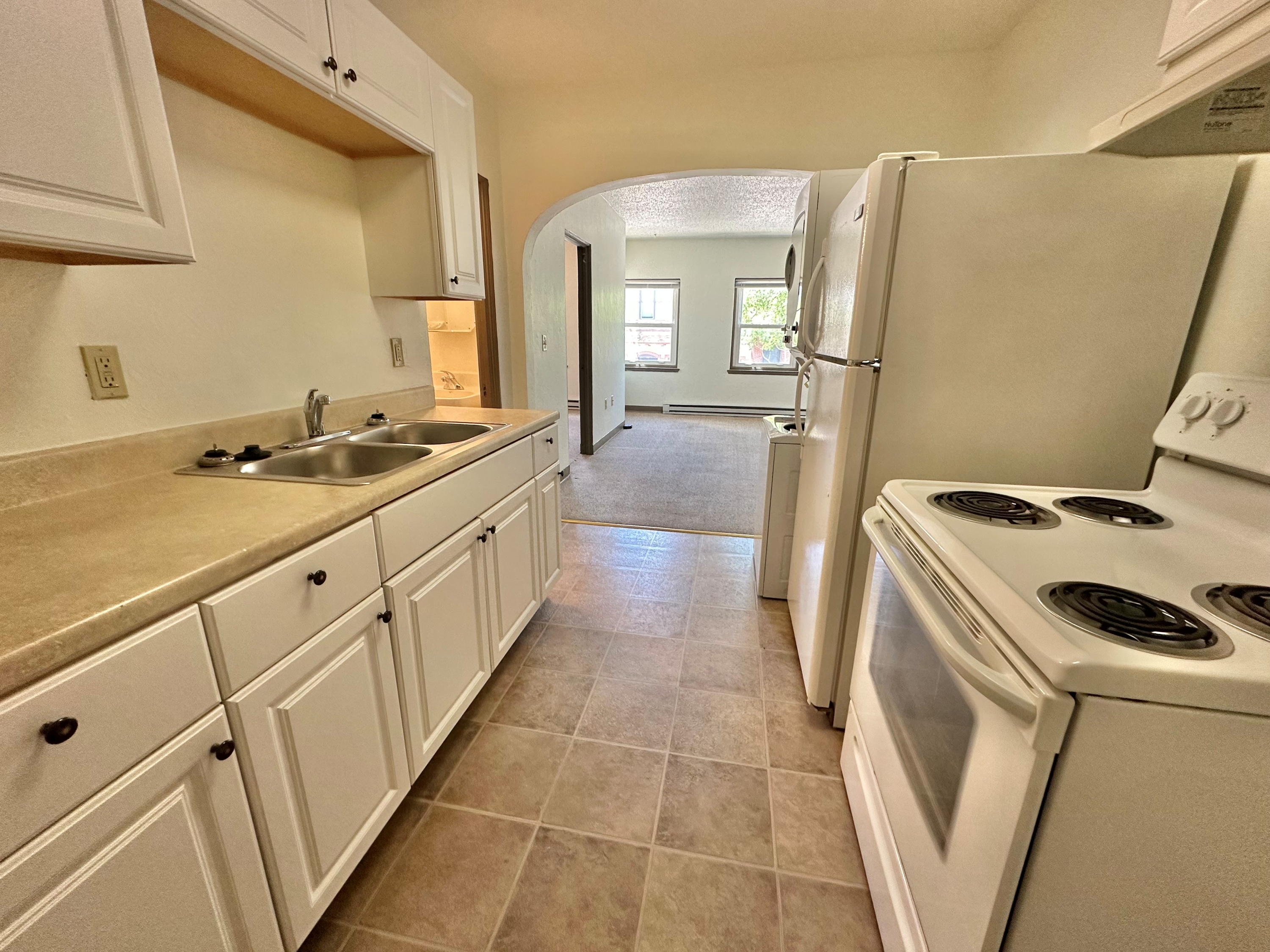 414 Dousman St. # 3