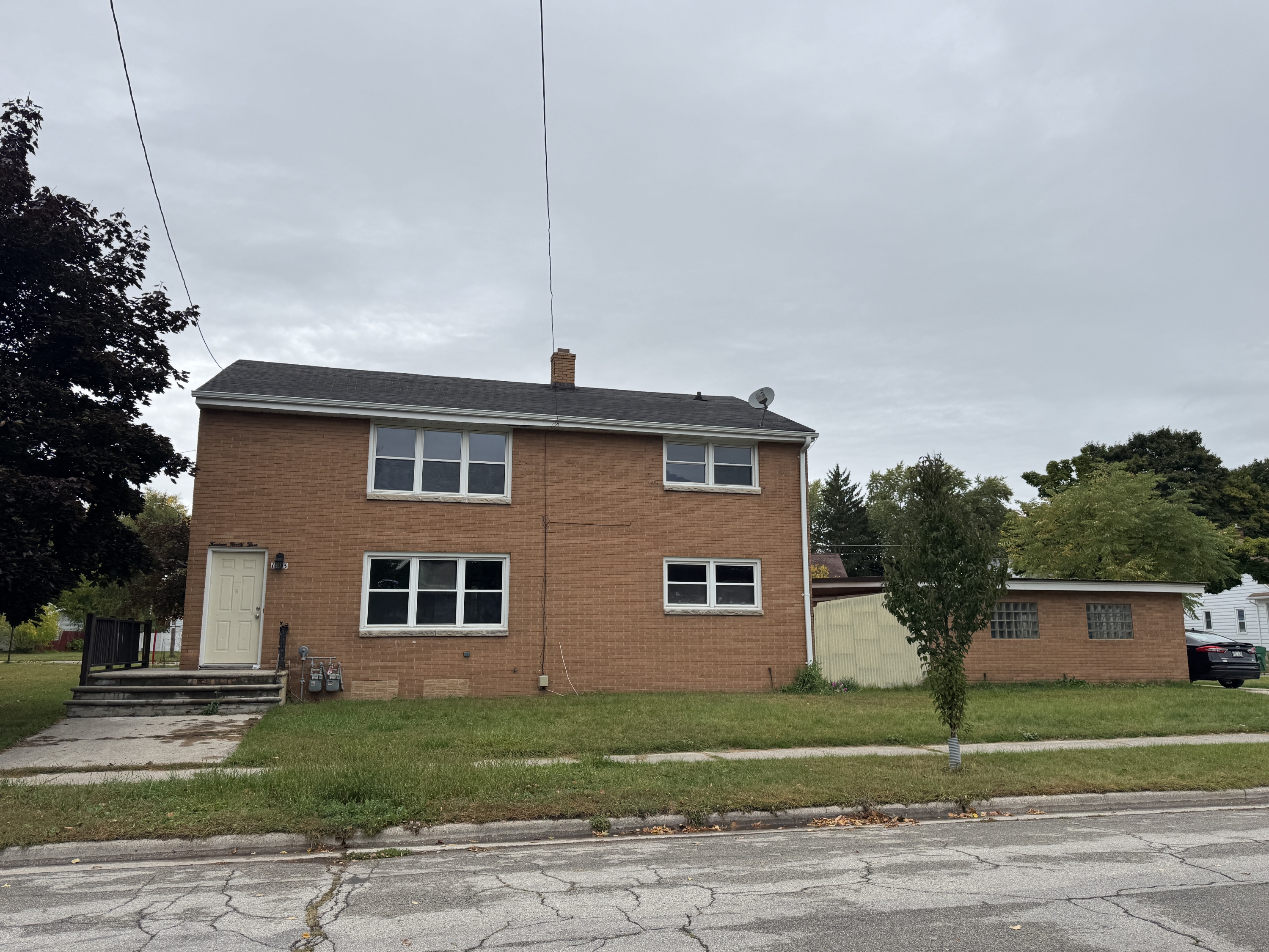 1493 Harvey Street - Lower