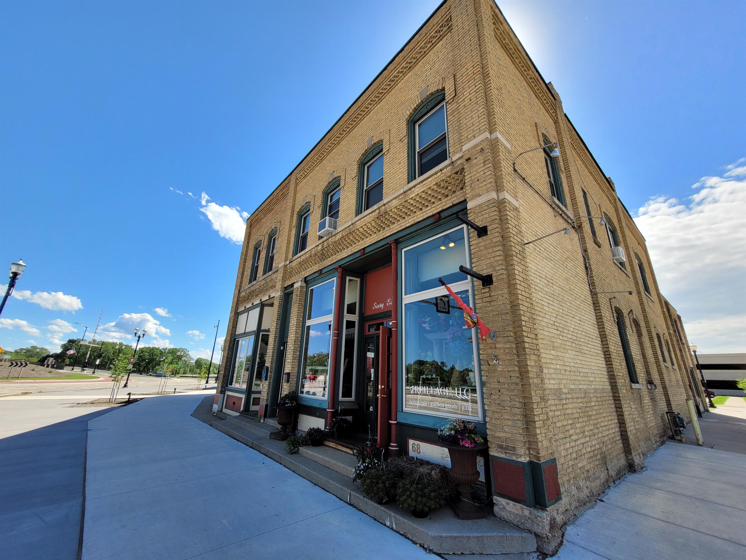 68 Racine Street