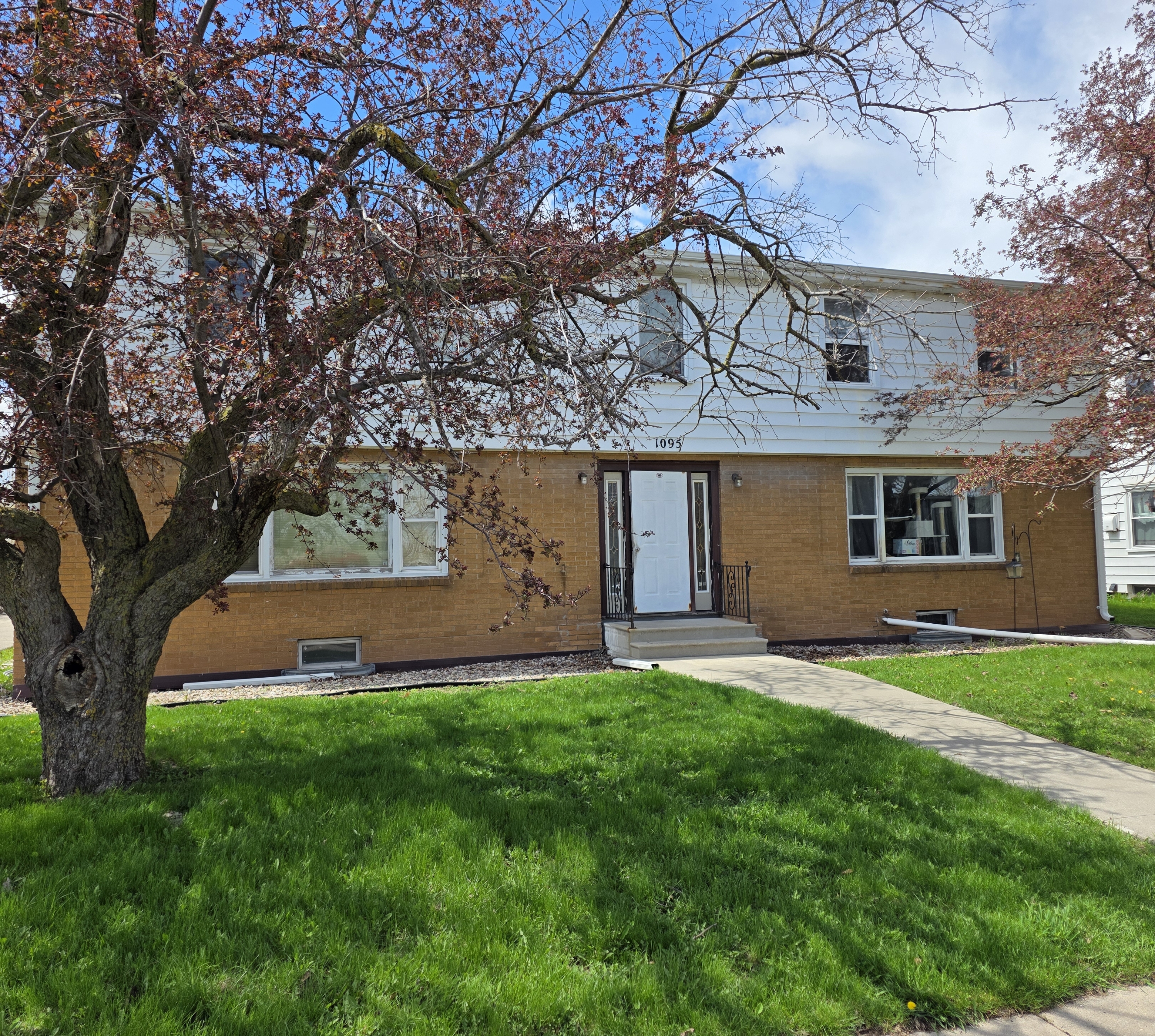 1095 Gillingham Road - B