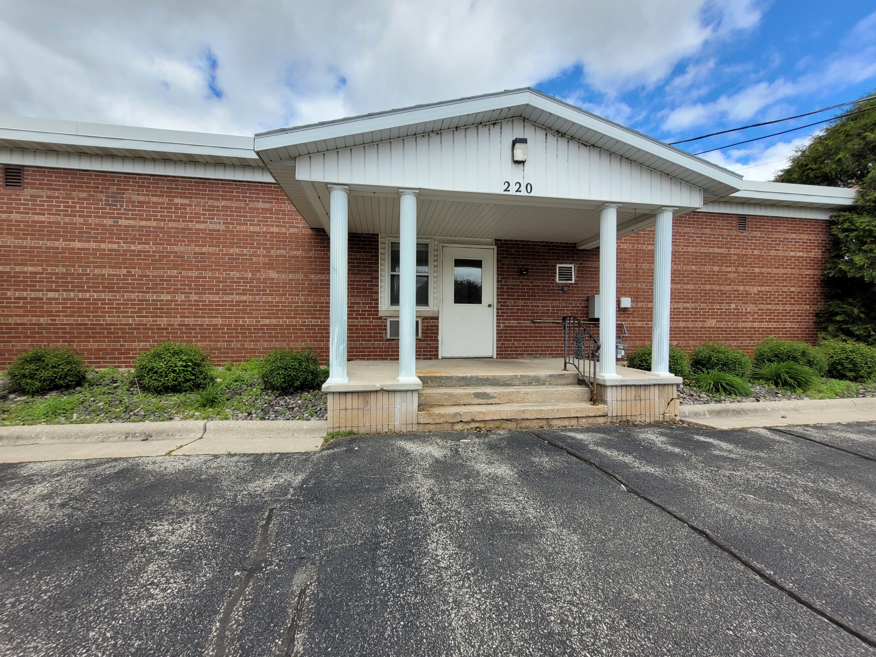 220 Robbins Street - 4
