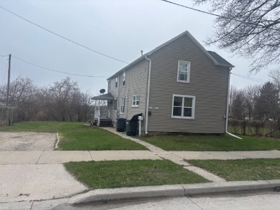 1611 Ontario Avenue - Upper